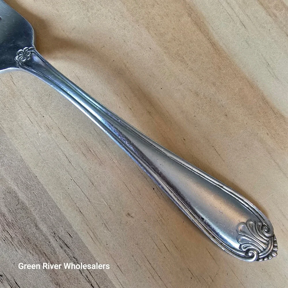 Northland Stainless Korea Dinner Fork Scroll Shell Pattern‎ 7.25 Inch Flatware